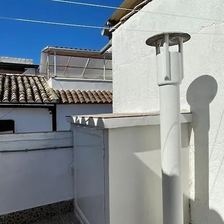 Casita Al Completo En *