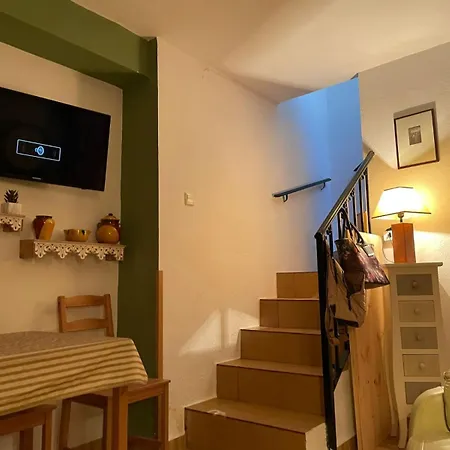 Casita Al Completo En *